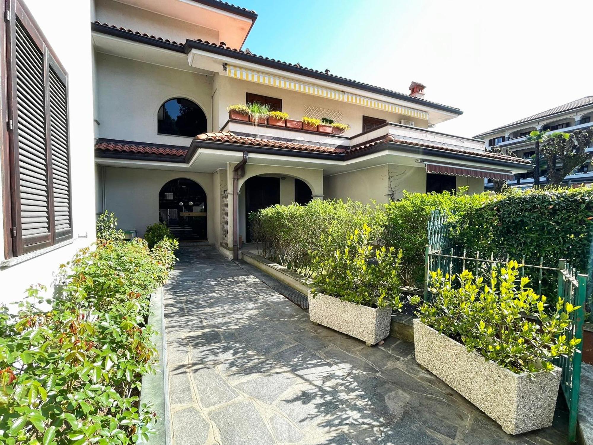 Lovingstresa 2 Brand New Apartment Bagian luar foto